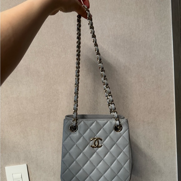 Sold- Chanel bucket bag - Picture 3 of 3
